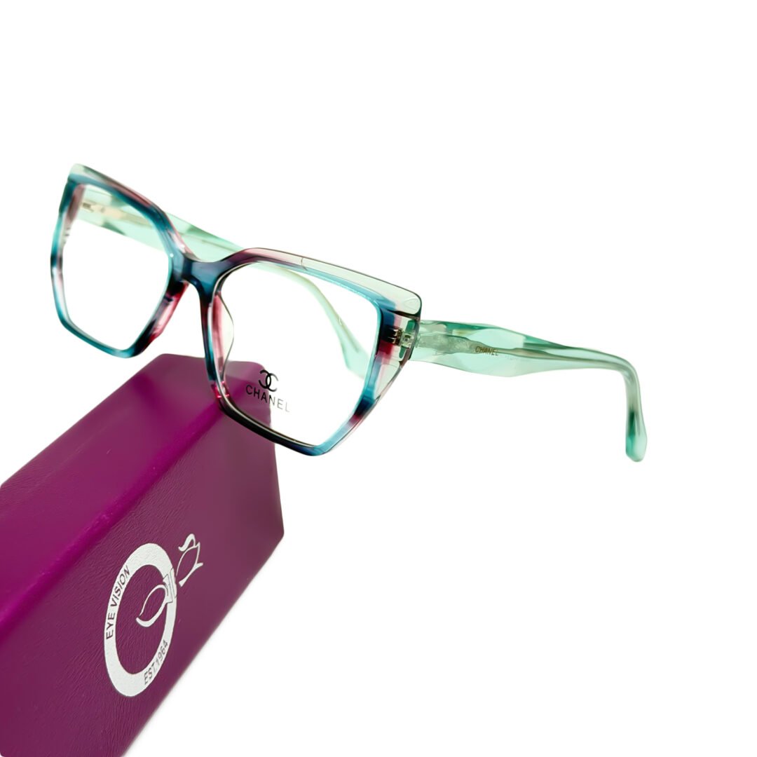 Vibrant Sculpted Cat-Eye